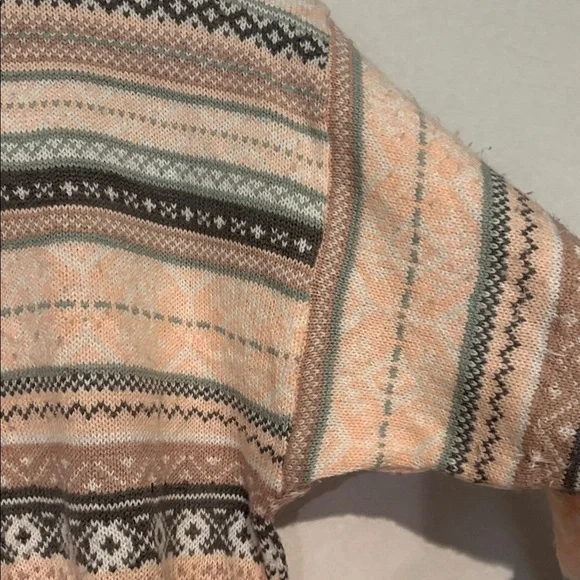 Urban Renewal, Women's Pullover Mock Neck Sweater. Size Medium.  Pink. NWT. - Picture 3 of 11